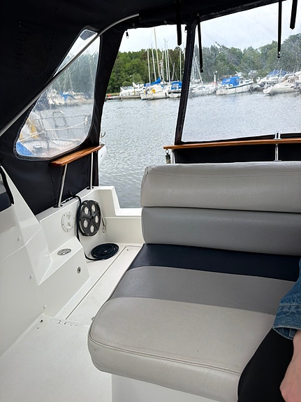 Bayliner 2455 (ny motor) påkostad höstpris 9 of 10