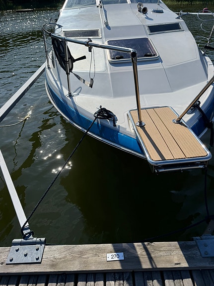 Bayliner 2455 (ny motor) påkostad höstpris 3 of 10