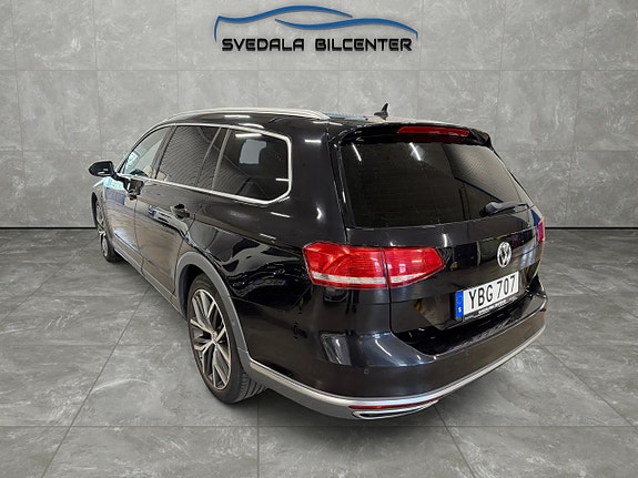 Volkswagen Passat Alltrack 4 of 5