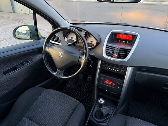 Peugeot 207 16 of 24