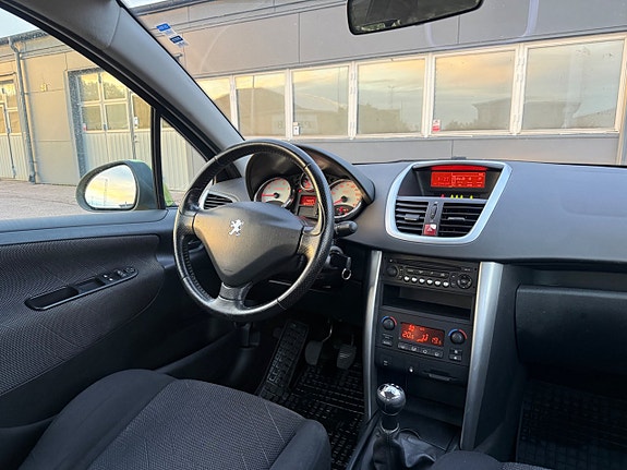 Peugeot 207 15 of 24