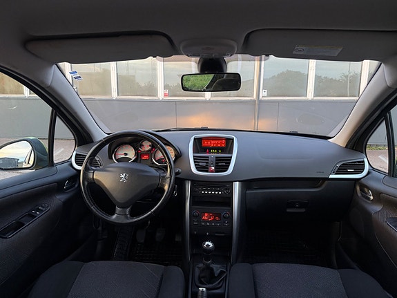 Peugeot 207 17 of 24