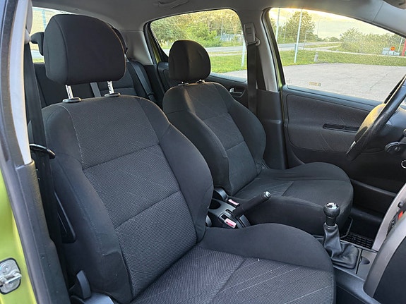 Peugeot 207 21 of 24