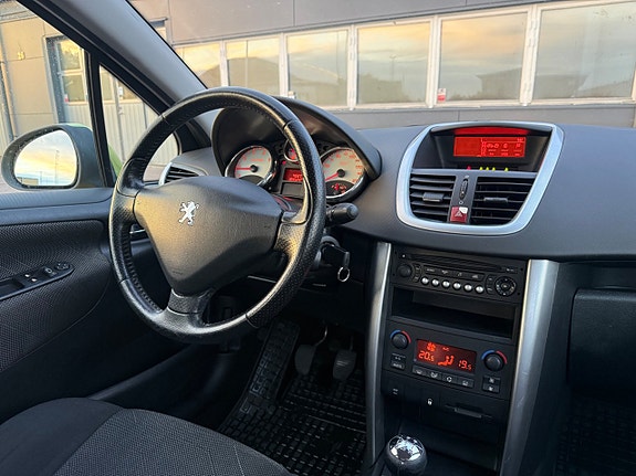 Peugeot 207 18 of 24