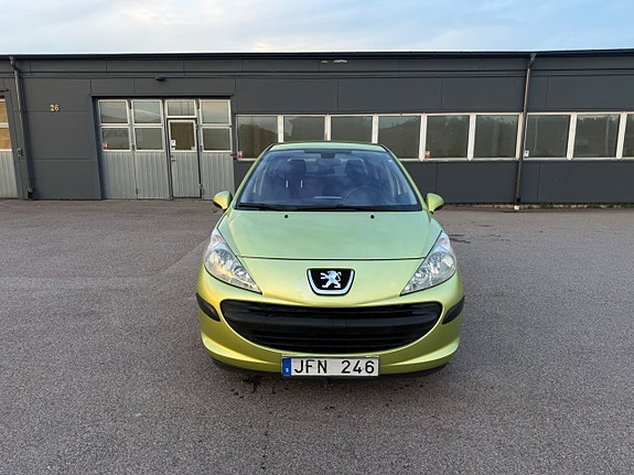 Peugeot 207 2 of 5