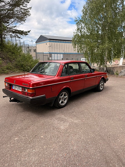 Volvo 240 5 of 5