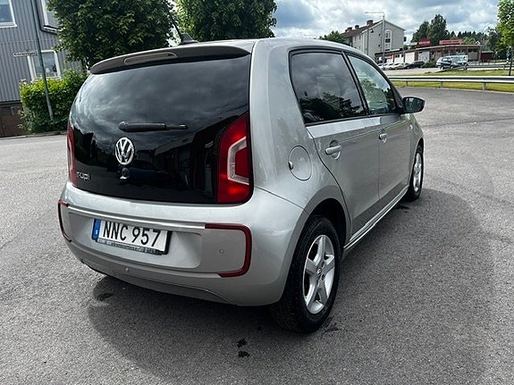 Volkswagen e-Up! 3 of 5