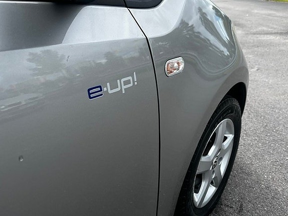 Volkswagen e-Up! 2 of 5