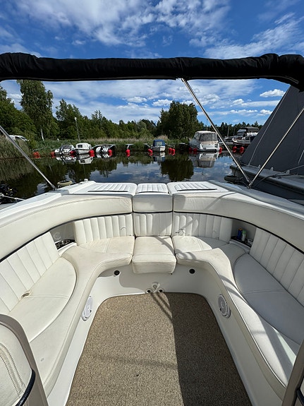 Cobalt 263 (2004) – MerCruiser 496 Mag V8 (500 tim) 5 of 5