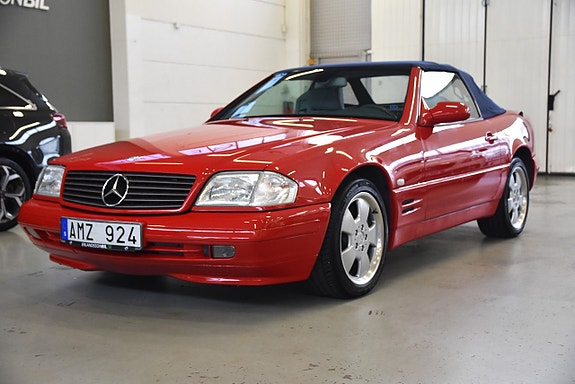 Mercedes-Benz SL320 2 of 5