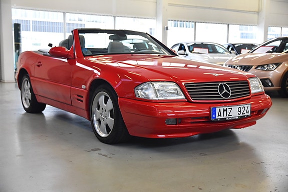 Mercedes-Benz SL320 3 of 5