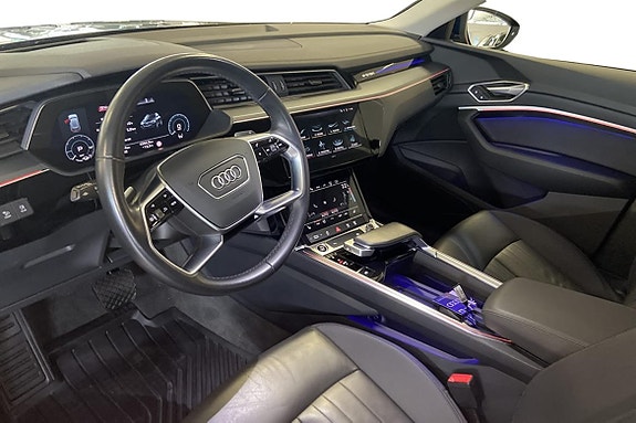 Audi e-tron 5 of 12