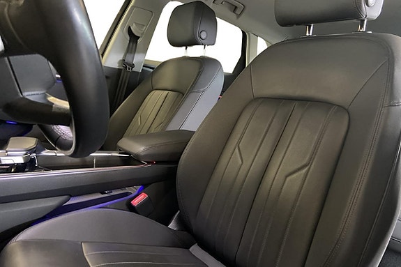 Audi e-tron 12 of 12