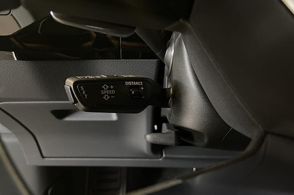 Audi e-tron 11 of 12