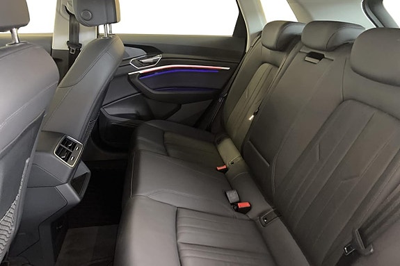 Audi e-tron 7 of 12