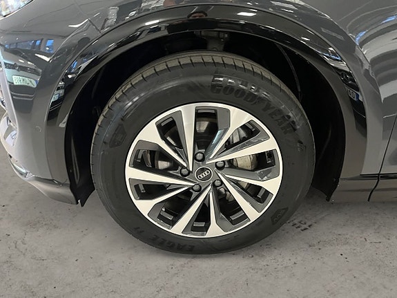 Audi Q6 e-tron 6 of 20