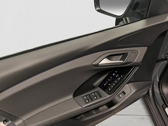 Audi Q6 e-tron 8 of 20