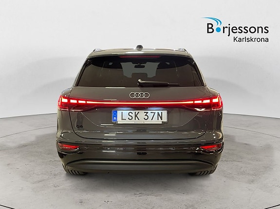 Audi Q6 e-tron 4 of 5