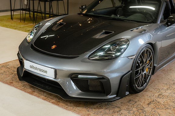 Porsche 718 Spyder RS 5 of 5