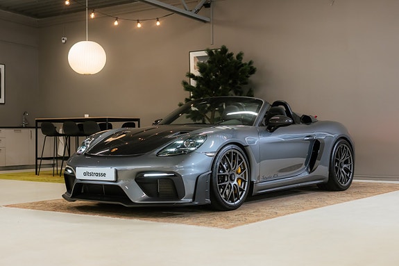 Porsche 718 Spyder RS 3 of 5