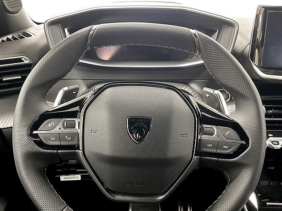 Peugeot 2008 7 of 17