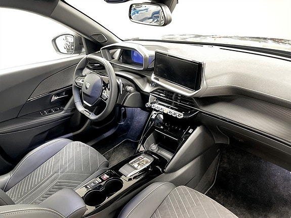 Peugeot 2008 13 of 17