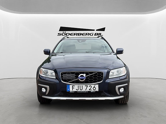 Volvo XC70 2 of 5