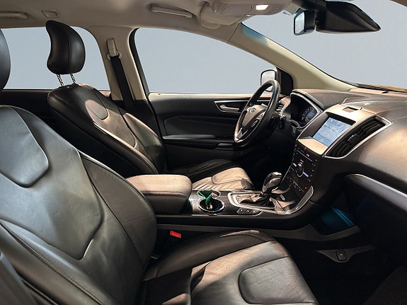 Ford Edge 10 of 23
