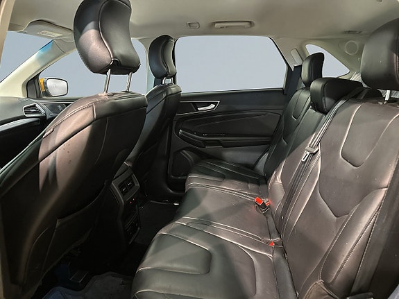 Ford Edge 18 of 23