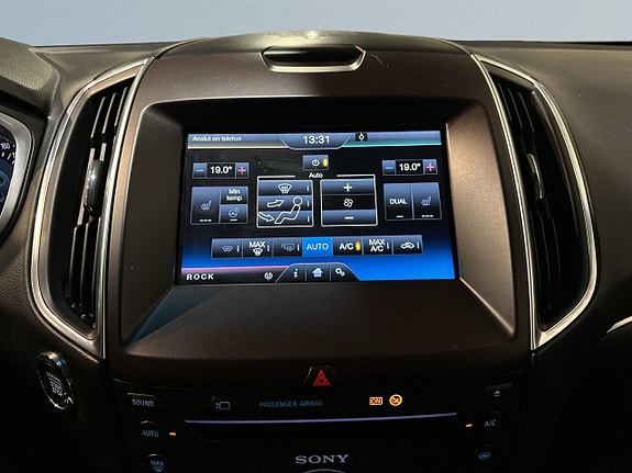 Ford Edge 17 of 23