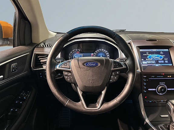 Ford Edge 9 of 23