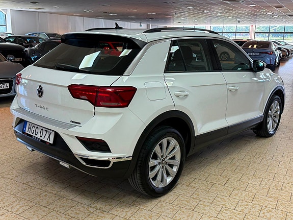 Volkswagen T-Roc 7 of 27