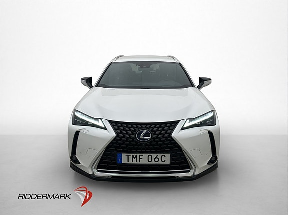 Lexus UX300e 3 of 30