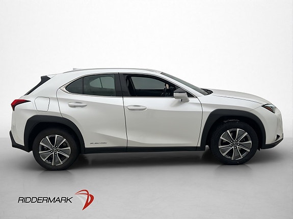 Lexus UX300e 10 of 30