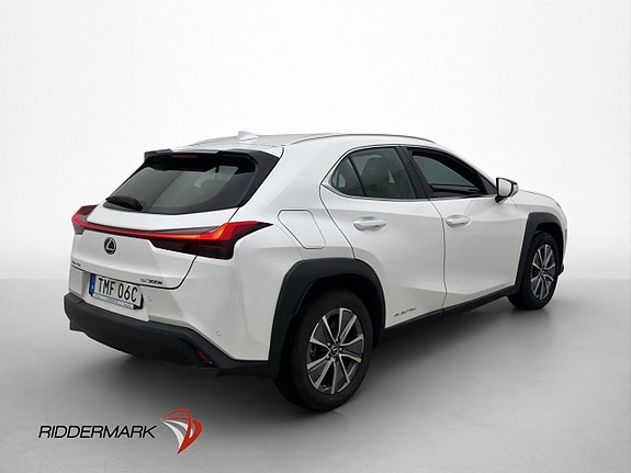 Lexus UX300e 9 of 30