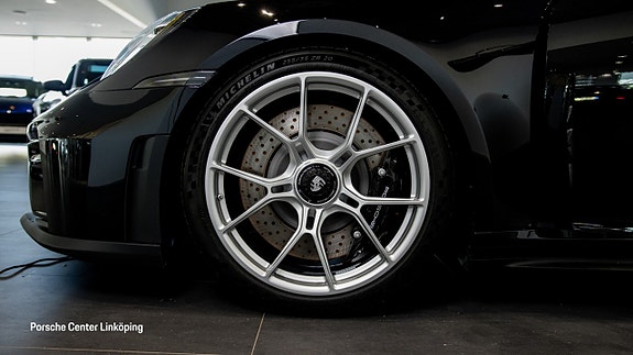 Porsche 911 GT3 9 of 26