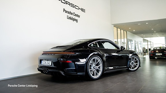 Porsche 911 GT3 8 of 26