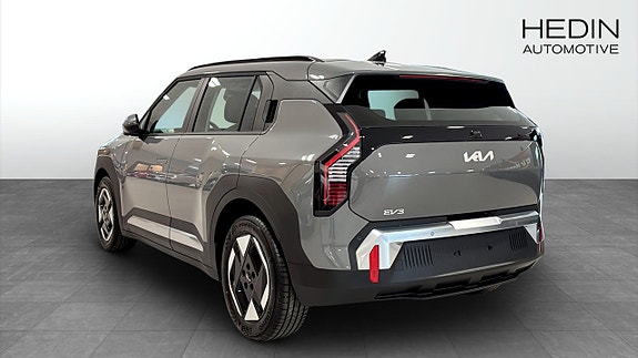 Kia EV3 2 of 5