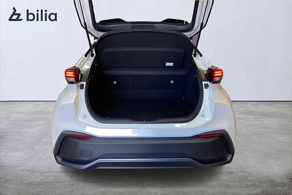 Toyota C-HR 12 of 21