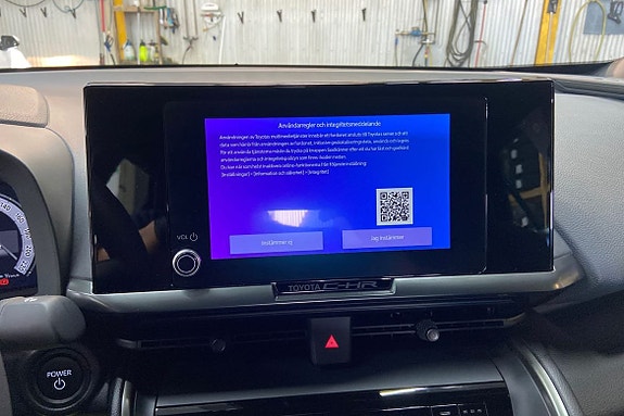 Toyota C-HR 15 of 21