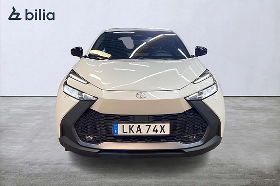 Toyota C-HR 6 of 21