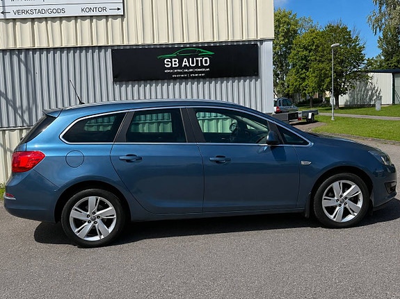 Opel Astra 2 of 5