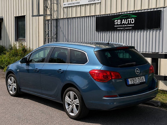 Opel Astra 4 of 5