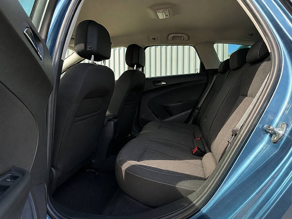 Opel Astra 8 of 11