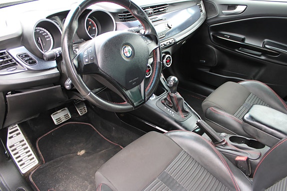 Alfa Romeo Giulietta 6 of 13
