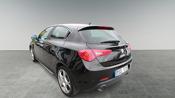 Alfa Romeo Giulietta 4 of 13