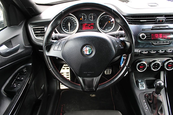 Alfa Romeo Giulietta 8 of 13
