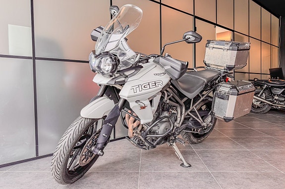 Triumph Tiger 800  XRx Low 2 of 5