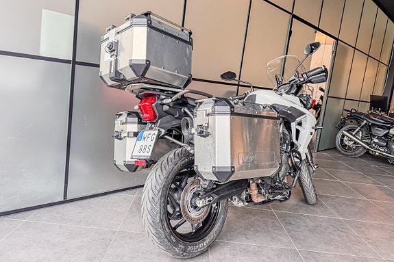 Triumph Tiger 800  XRx Low 4 of 5