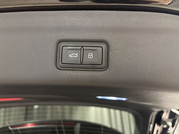Audi Q6 e-tron 8 of 15